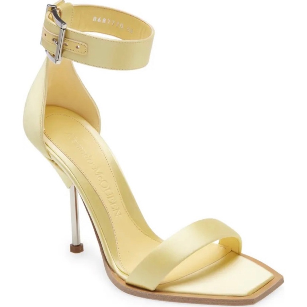 Alexander McQueen Ankle Strap Sandal in Pale Yellow/Silver